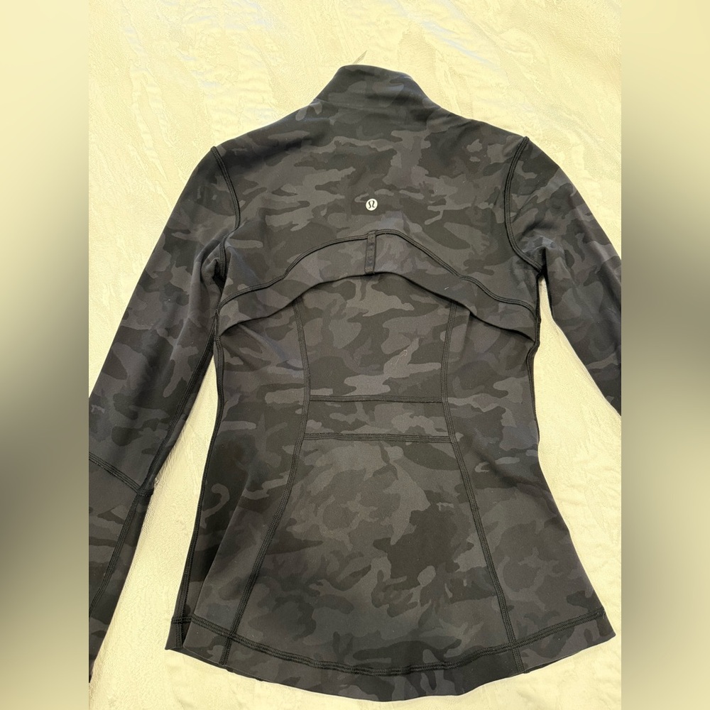 Lululemon camo black grey Define Luon jacket size 4 - Picture 3 of 7